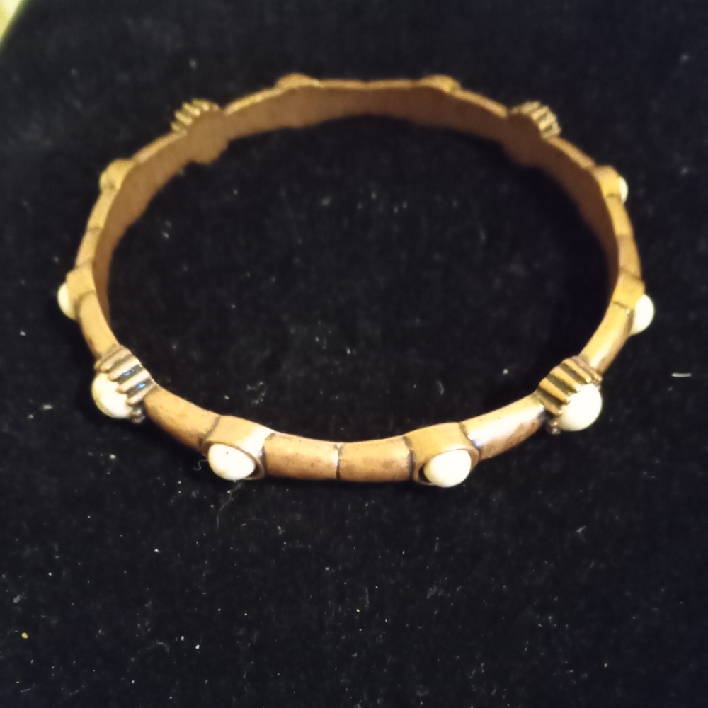 Jewelry - Picture 4 of 8